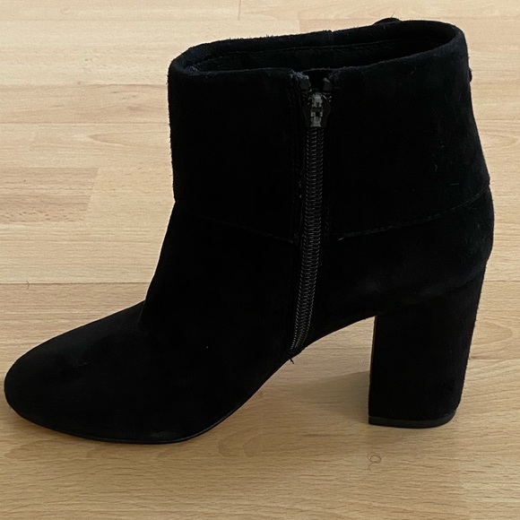 NWT- Kate Spade Black Suede Booties - Sz. 5.5 - Picture 5 of 6